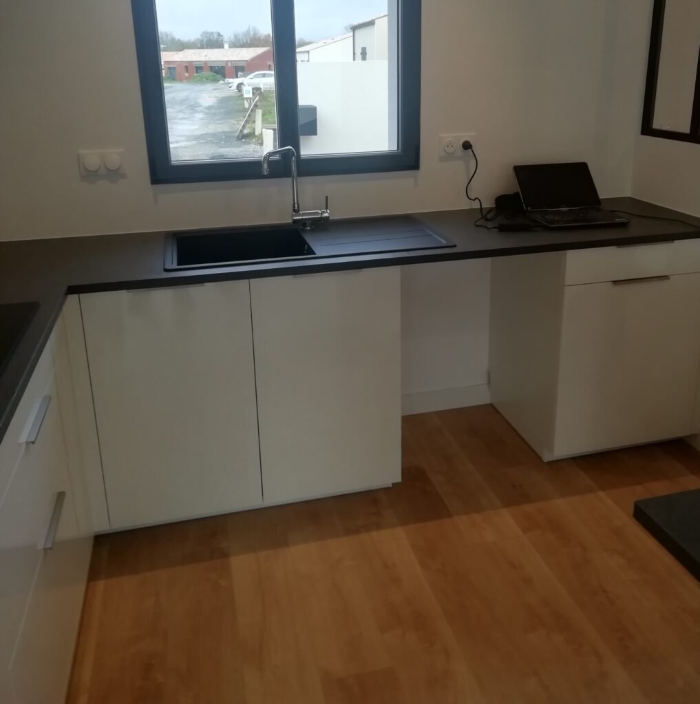 poses de meuble de cuisine